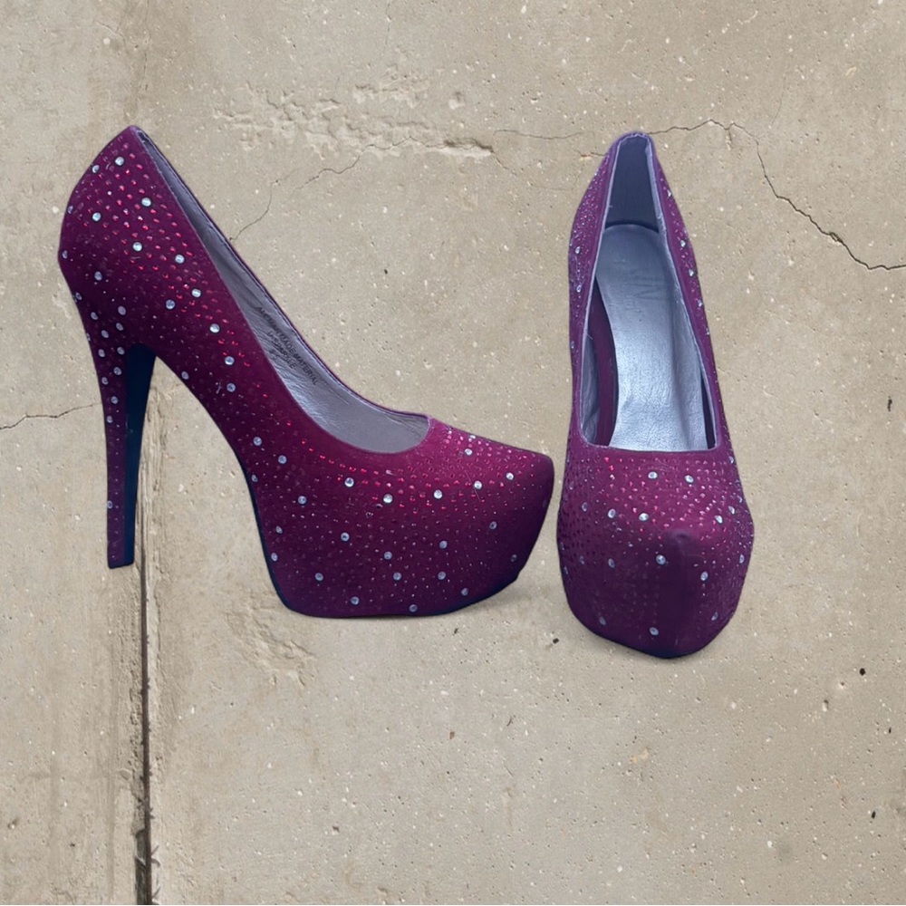 U-Sparkle Studded Red Pumps